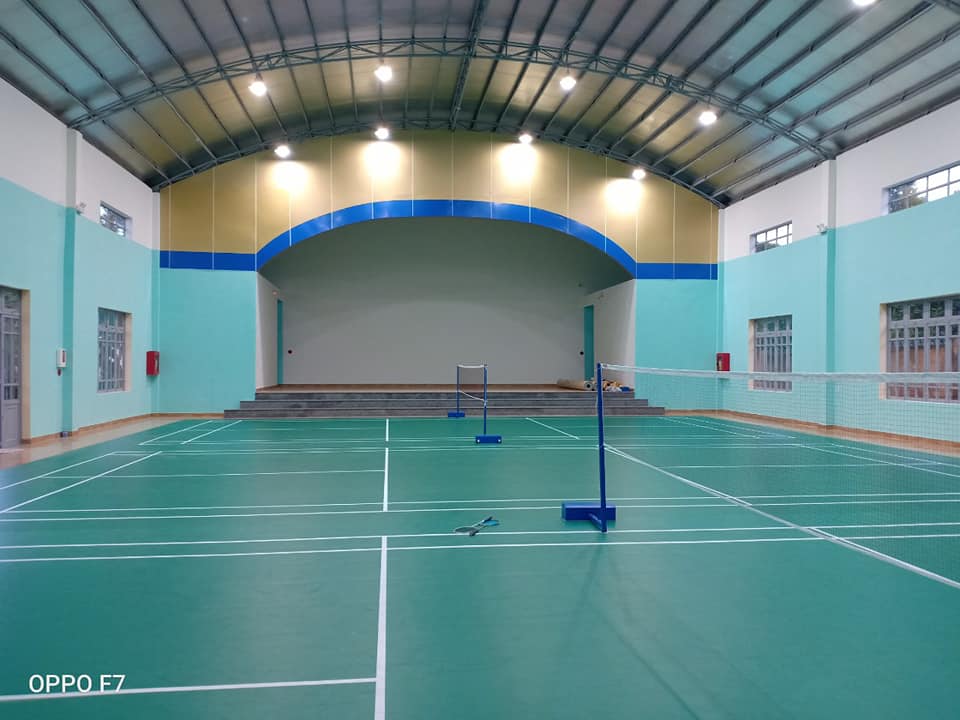 New product- single glass fiber 4.5mm sand surface badminton flooring 