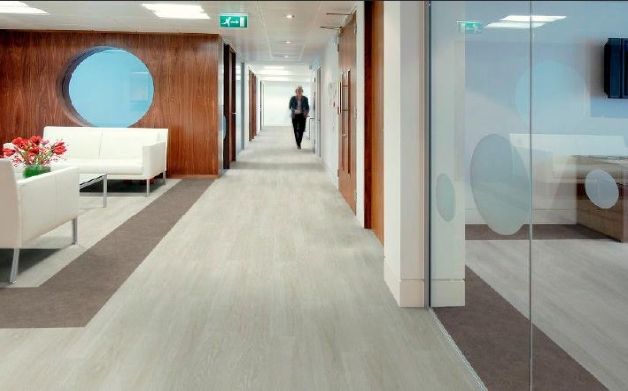 Vinyl commercial flooring suitable for busy traffic areas