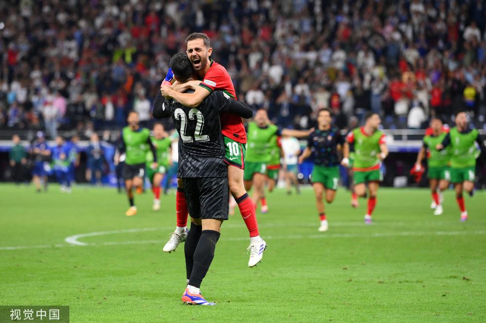 UEFA Europa League - Costa penalty shootout - Zero goal opponent Portugal advances to the quarter finals