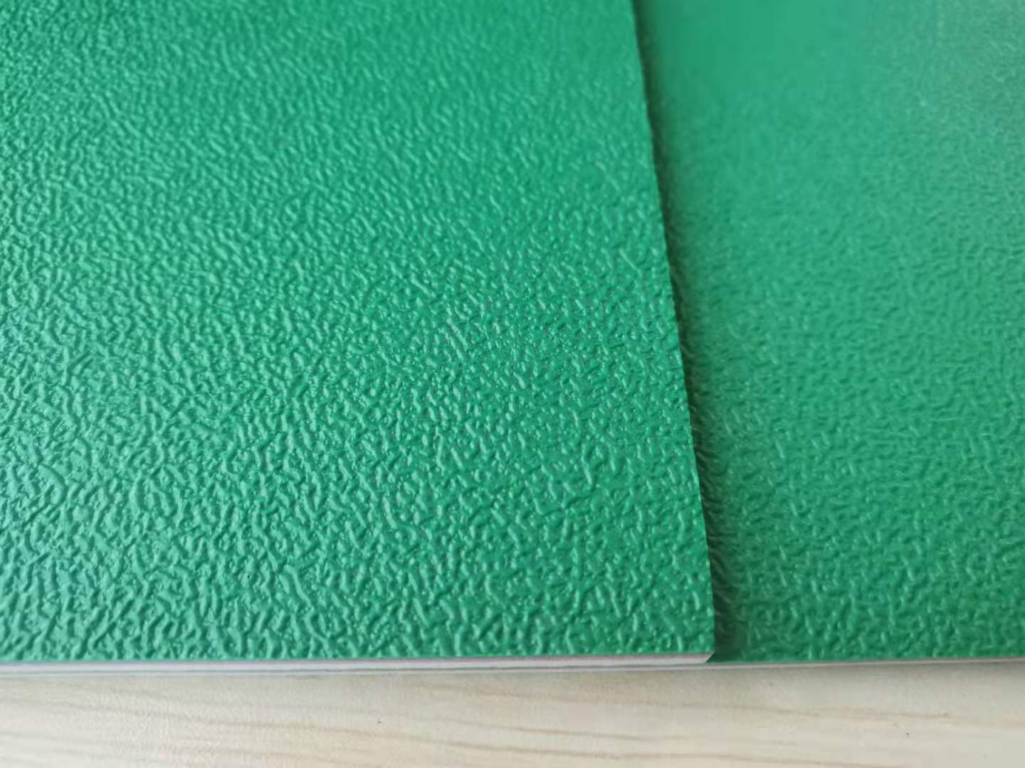 Green Color Sand Texture PVC Sports Badminton Court